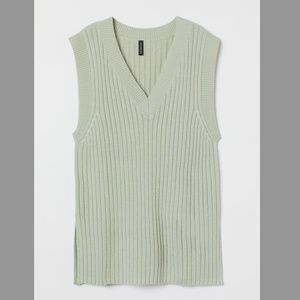H&M light green soft V-neck ribbed sweater vest NWT